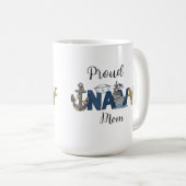 Stolze Navy-Mama Muttertag Kaffeetasse (VorderseiteRechts)