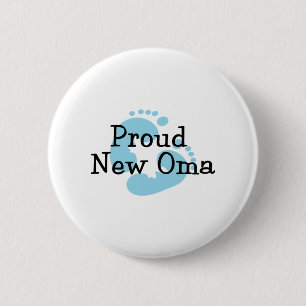 Stolze neue Oma Baby Jungen Fußabdrücke Button