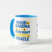 Stolze Oma eines absolut perfekten Wunders Tasse (Vorderseite Links)