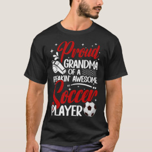Stolze Oma eines Fußballspielers Oma Fußball En T-Shirt