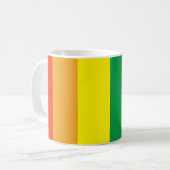 Stolze Regenbogenfarben Tasse (Vorderseite Links)