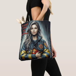 Stolze Schwester einer Feuerwehrrobotik Tasche