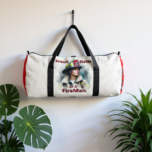 Stolze Schwester eines Feuerwehrmanns Zögerlichkei Duffle Bag