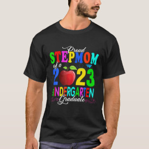Stolze Stepmutter eines Kindergartenschülers Fami T-Shirt