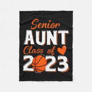 Stolze Tante einer Absolventin des Basketball-Seni Fleecedecke