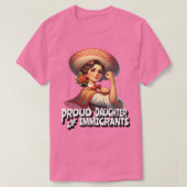 Stolze Tochter der Einwanderer Retro Rosa T-Shirt (Design vorne)