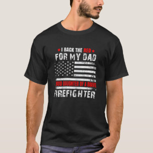 Stolze Tochter des Feuerwehrmanns Vater ich unters T-Shirt