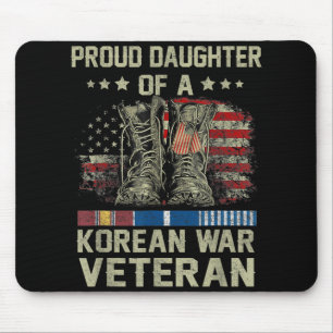 Stolze Tochter eines Veteranen aus dem Koreakrieg, Mousepad