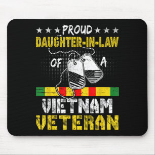 Stolze Tochter im Gesetz eines vietnamesischen Vet Mousepad