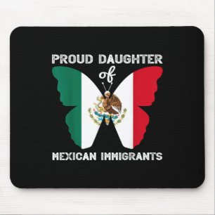 Stolze Tochter mexikanischer Einwanderer Latino An Mousepad