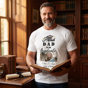 Stolze Uni Schwarz-Weiß Stolz auf Dad 2026 Absolve T-Shirt