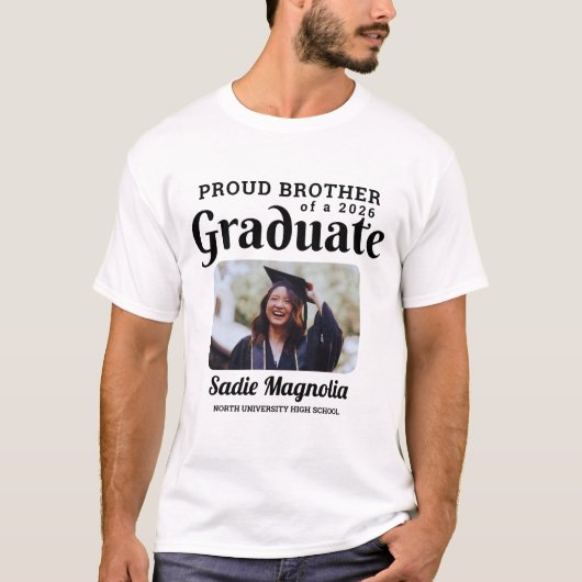 Stolzer Bruder des Absolventen 2026 T-Shirt (Vorderseite)