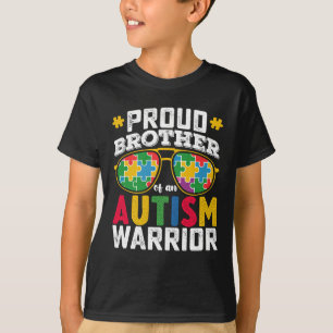 Stolzer Bruder einer Familie mit einem Autismus-Kr T-Shirt