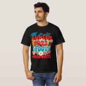 Stolzer COUSIN einer Klasse von 2023 Graduate Retr T-Shirt (Vorne ganz)