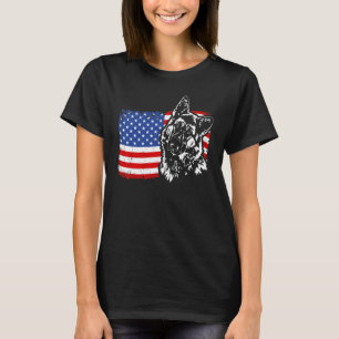Stolzer Deutscher Schäferhund Amerikanische Flagge T-Shirt