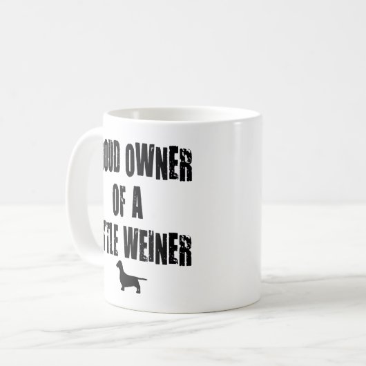 stolzer Eigentümer eines kleinen Weiner Kaffeetasse (Vorderseite Links)