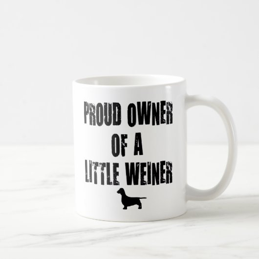 stolzer Eigentümer eines kleinen Weiner Kaffeetasse (Rechts)