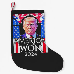 Stolzer Maga Amerikaner Trump gewann am Tag der Am Kleiner Weihnachtsstrumpf
