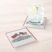 Stolzer norwegisch-amerikanischer Glasuntersetzer (Schrägansicht)