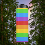 Stolzer Power: Regenbogenflagge Thermosbecher