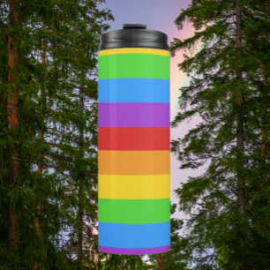 Stolzer Power: Regenbogenflagge Thermosbecher