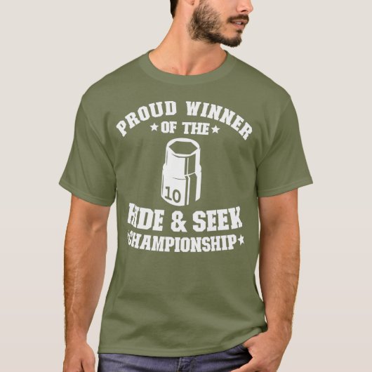 Stolzer Sieger der Hide Seek Meisterschaft 10 mm T-Shirt (Vorderseite)
