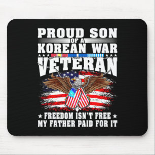 Stolzer Sohn eines koreanischen Kriegsveteranen mi Mousepad