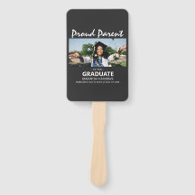 Stolzes Eltern des Absolventen | FOTO