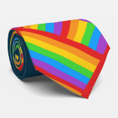 Stolzes Quartal: Akzent der Regenbogenflagge Krawatte (Gerollt)