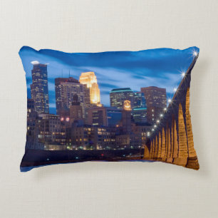 Stone Arch Bridge Minneapolis Skyline Dekokissen