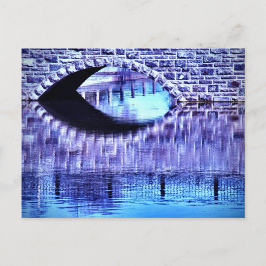Stone Arch Bridge Wasser Reflektionen Blauer Himme Postkarte (Vorderseite)