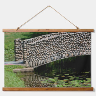 Stone Bridge Lilypads Nature Wandteppich Mit Holzrahmen