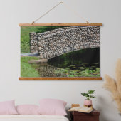 Stone Bridge Lilypads Nature Wandteppich Mit Holzrahmen (Schlafzimmer)