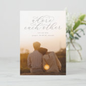 Stone Gray Adore einander kalligraphisches Foto Save The Date (Stehend Vorderseite)