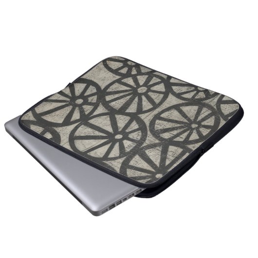 Stone - Räder Laptopschutzhülle (Vorne Knopf)