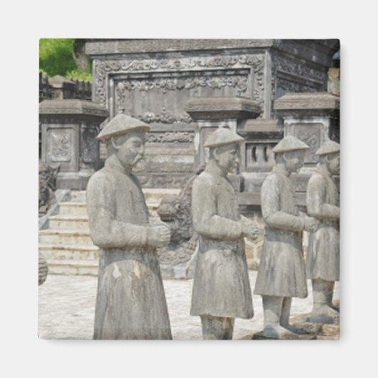 Stone Tomb Statues Magnet (Vorne)