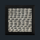 Stone - Tropfen Erinnerungskiste<br><div class="desc">Stein VI von Chariklia Zarris. Muster mit wiederholenden, tropfenartigen Formen.</div>