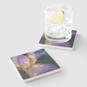 Stone Untersetzer mit Irisdesign. (Seitenansicht)