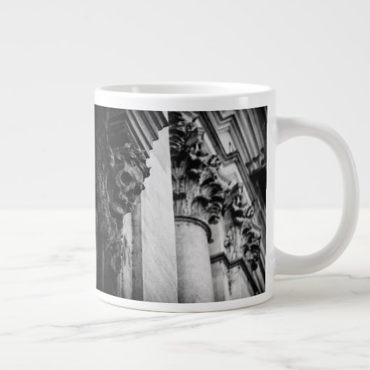 Stone Wings Skull Jumbo-Tasse (Rechts)
