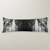 Stone Wings Skull Seitenschläferkissen (Vorderseite)