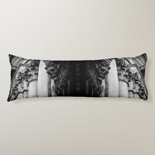 Stone Wings Skull Seitenschläferkissen (Vorderseite)