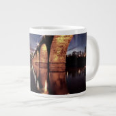 Stonearch Skyline Jumbo-Tasse (Vorderseite Rechts)