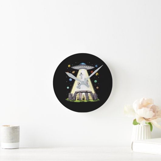Stonehenge Alien Abduction Runde Wanduhr (Zuhause)