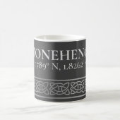 Stonehenge Latitude Longitude Dark Kaffeetasse (Mittel)
