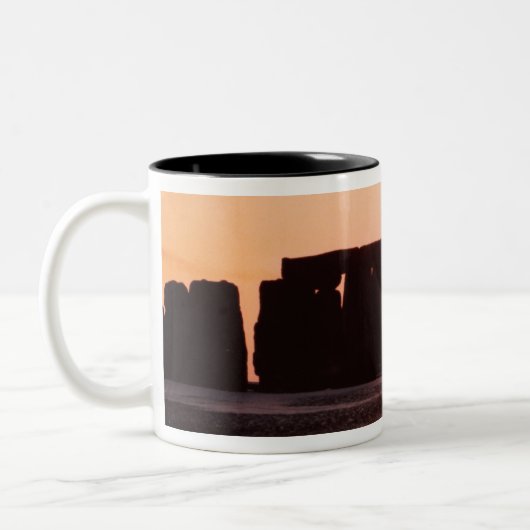 Stonehenge, Winter-Sonnenwende Zweifarbige Tasse (Links)