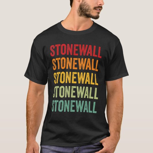 Stonewall County Texas Rainbow Text Design T-Shirt (Vorderseite)