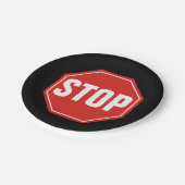 STOPP-Signatur Pappteller (Schrägansicht)