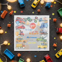 Stoppen Sie den Verkehr nah die Straßenautos Junge