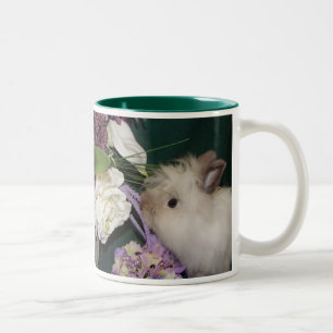 Stoppen Sie und riechen Sie die Blumen Zweifarbige Tasse