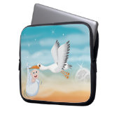 Storch mit geborenem Baby Laptopschutzhülle (Vorderseite Links)